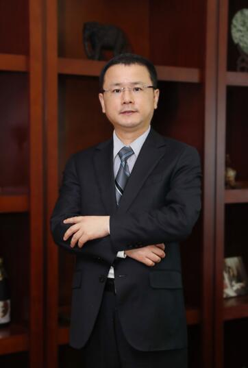 亨通董事长_亨通集团董事长背景(2)
