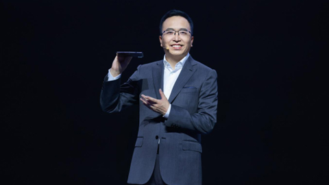 荣耀Magic V2发布，赵明称折叠屏手机将打破苹果独大