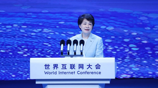 中兴通讯董事长方榕：AI普惠、绿色低碳，共绘数字丝路新蓝图