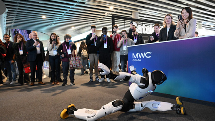�������¡���MWC26 �Ϻ�6�¿�Ļ�����㹲��"�Ƽ����껪"